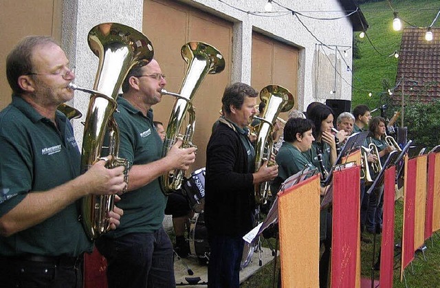 &#8222;In Rohmatt spielt die Musik&#82...tt, unterhielt bis weit in die Nacht.   | Foto: Gerhard Wiezel