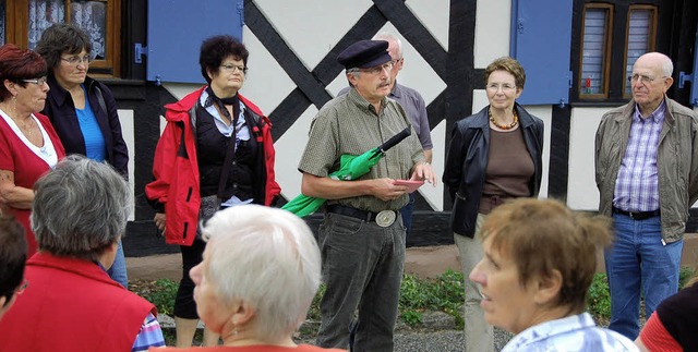 Dorfgeschichte mit Erlebnischarakter: ... werden Martin Frenks Worte verfolgt.   | Foto: Ulrike Derndinger