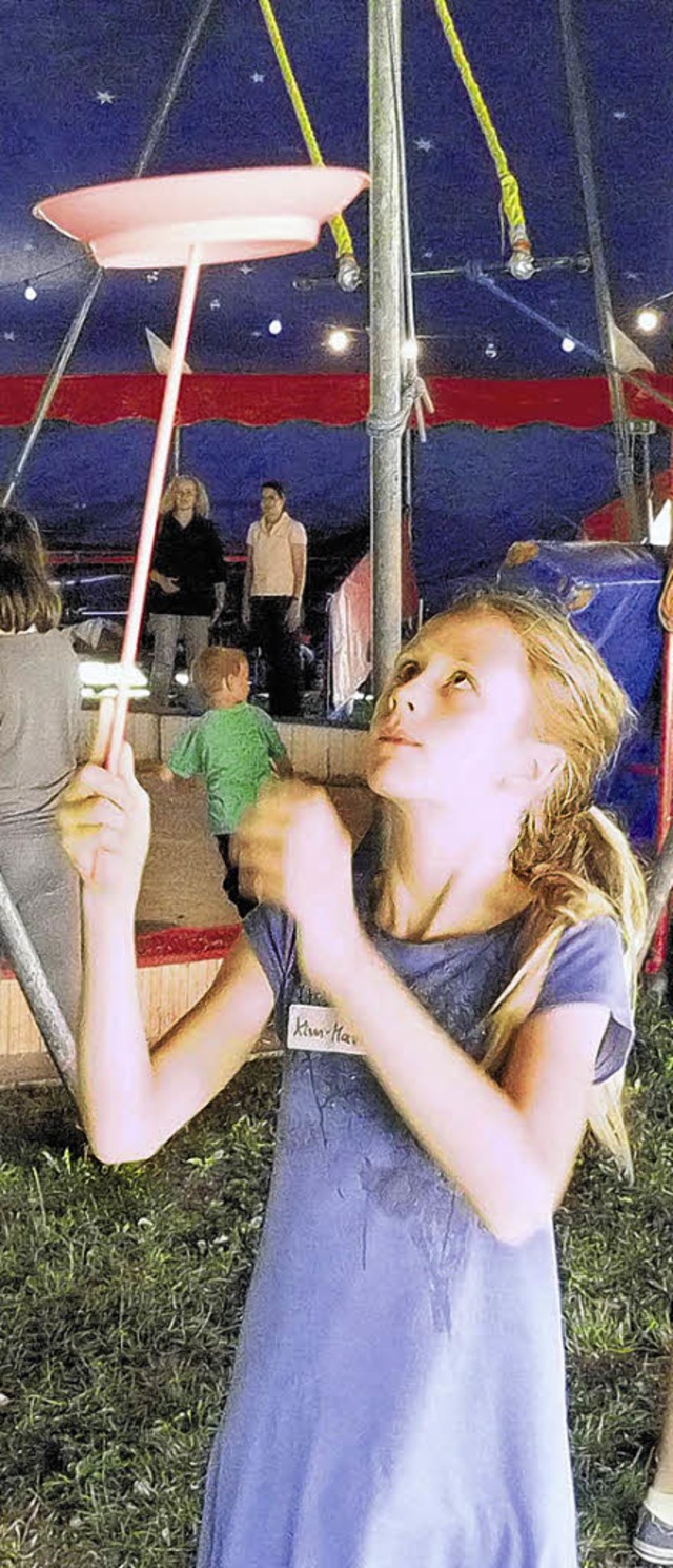 Die knftigen  Stars in der Manege arbeiten konzentriert an ihren Nummern.   | Foto: LENDLE