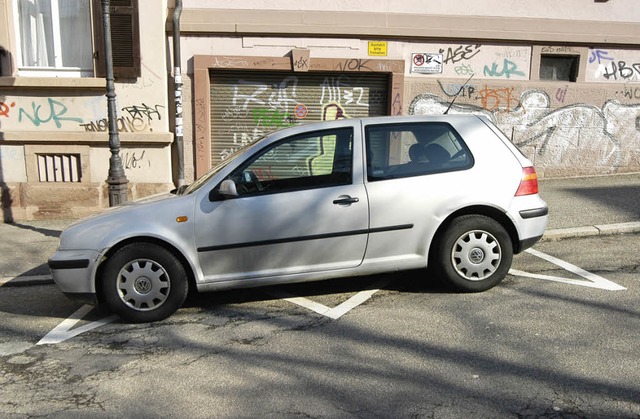 Wer so parkt, braucht sich nicht zu wundern, wenn er zur Kasse gebeten wird.   | Foto: bz