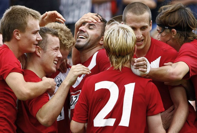 Beim ersten Heimspiel bejubelte der OF...ingen ist kaum weniger anspruchsvoll.   | Foto:  Faruk nver (A)