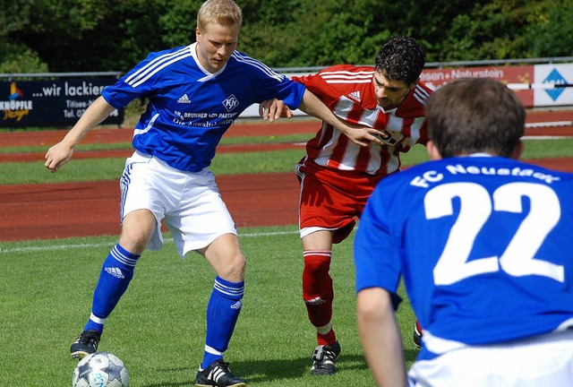 Peter Schubnell (Nr. 22) beobachtet, w...ser Woche auf schnelleren Umschalten.   | Foto: Ruoff (A)