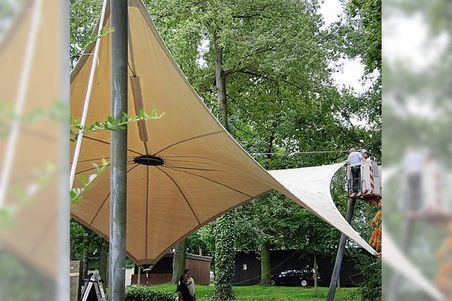 RHEINGEFLÜSTER: Neues Dach für Pavillon auf dem Weinfestgelände
