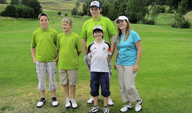 Schnauer Nachwuchsgolfer wecken Hoffn... vorne Cedric Becker (Ersatzspieler).   | Foto: Privat