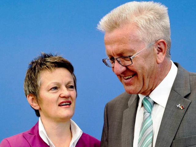 Paar der Gegenstze: Renate Knast und Winfried Kretschmann am Freitag in Berlin  | Foto: dapd