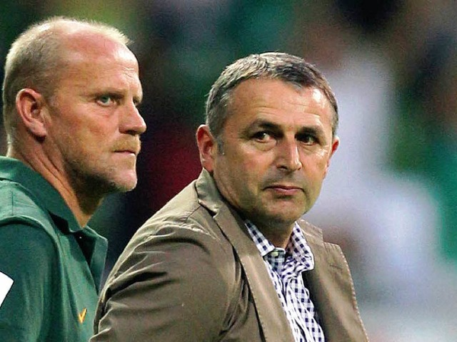 Zwei auf einer Linie: Werder-Manager K...ofs (rechts) und Trainer Thomas Schaaf  | Foto: dapd
