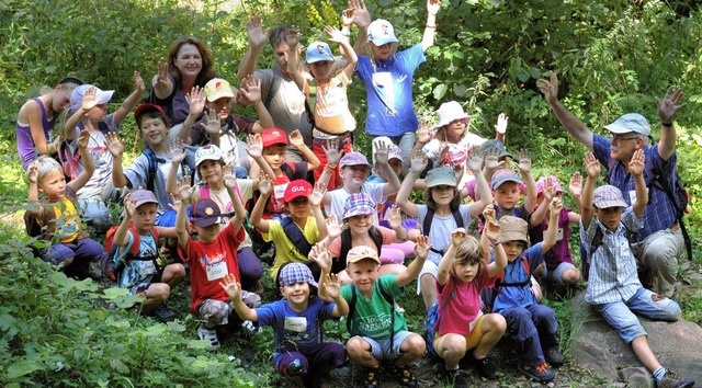 Viele kleine Schatzsucher waren beim L... (rechts) im  Allmendwald unterwegs.    | Foto: Brigitte  Chymo