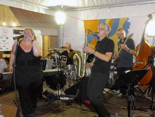 Die Lrracher Band &#8222;Just Jazz&#8220; war auch dabei.   | Foto: Martina David-Wenk