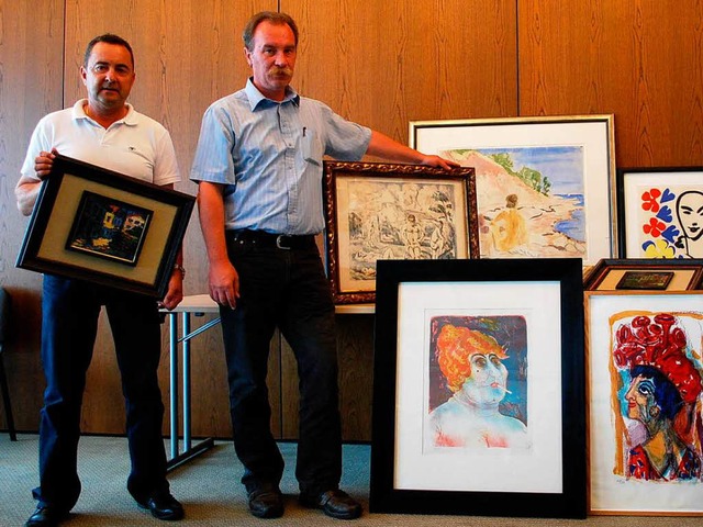 Werttvolles Diebesgut: Die Kriminalbea...einen Teil der gestohlenen Kunstwerke.  | Foto: Polizei
