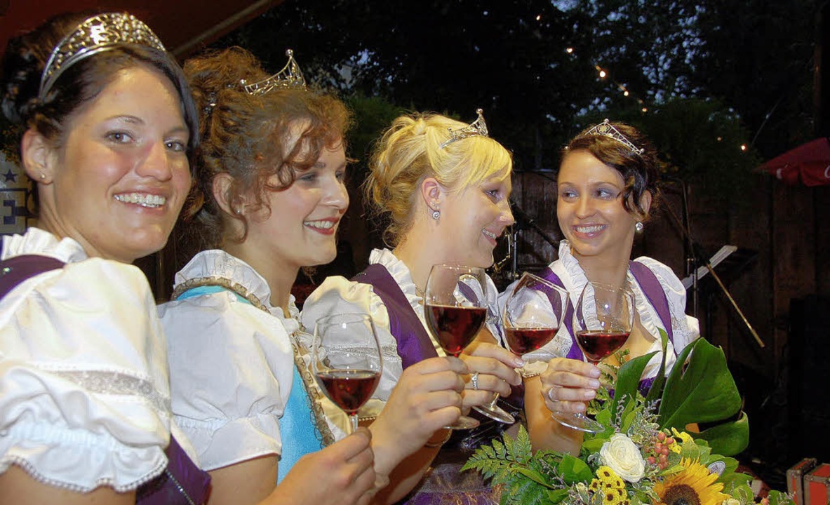 Gut gelaunt: Weinhoheiten beim Breisacher Weinfest 2010   | Foto: Gerold Zink