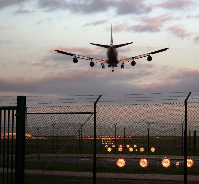 Im Landeanflug: Ist der Flug planmig...nes technischen Problems abgebrochen?   | Foto: photocase.de/anweber