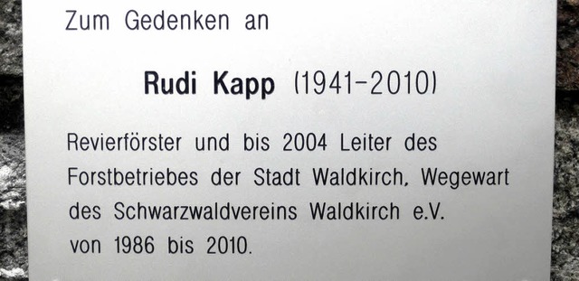 Die Gedenktafel fr Rudi Kapp im Siensbacher Wald.   | Foto: Ortgies Heider