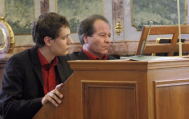 Gemeinsam an der Orgel: Severin Zhrer (links) und Johannes Gtz   | Foto: Hans Jrgen Kugler