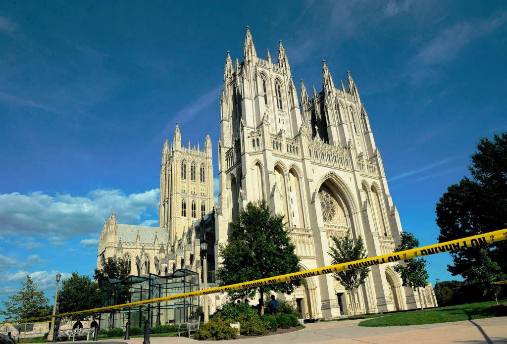 Das Erdbeben beschädigte einige Spitzen der Washington National Cathedral. Das Erdbeben beschädigte einige Spitzen der Washington National Cathedral.