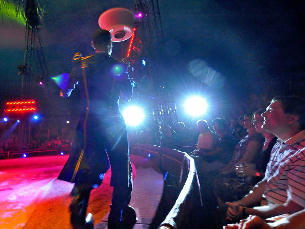 Menschen, Tiere, Sensationen – der Circus Louis Knie in Freiburg. Menschen, Tiere, Sensationen – der Circus Louis Knie in Freiburg.