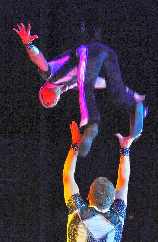 Menschen, Tiere, Sensationen – der Circus Louis Knie in Freiburg.