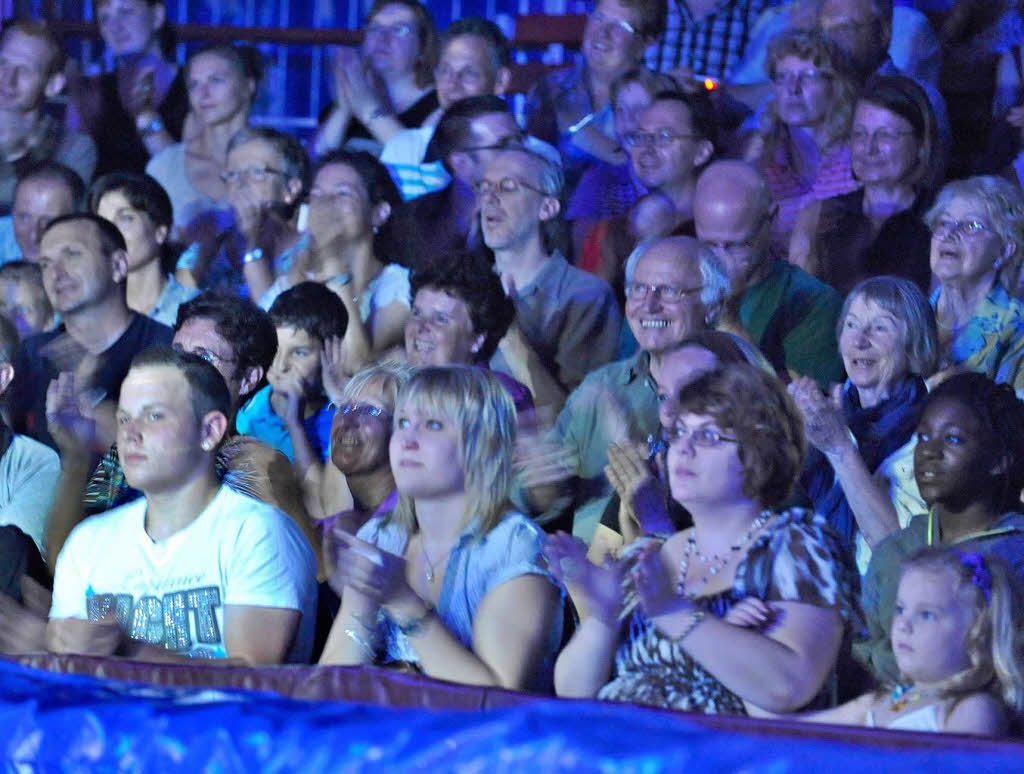 Menschen, Tiere, Sensationen – der Circus Louis Knie in Freiburg.