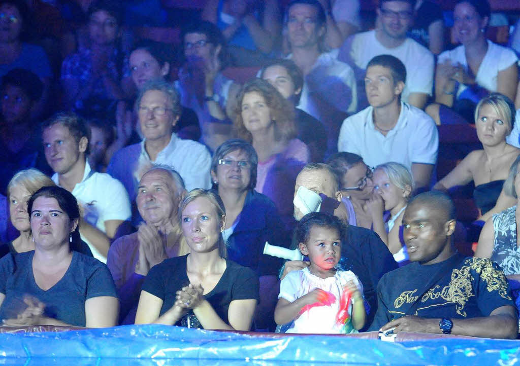 Menschen, Tiere, Sensationen – der Circus Louis Knie in Freiburg.