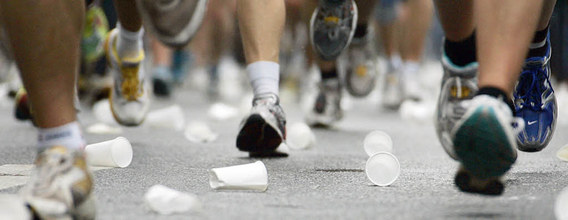 Jede Menge flinke Fe in Laufschuhen ... am Samstag in Wehr in Bewegung sein.   | Foto: dpa
