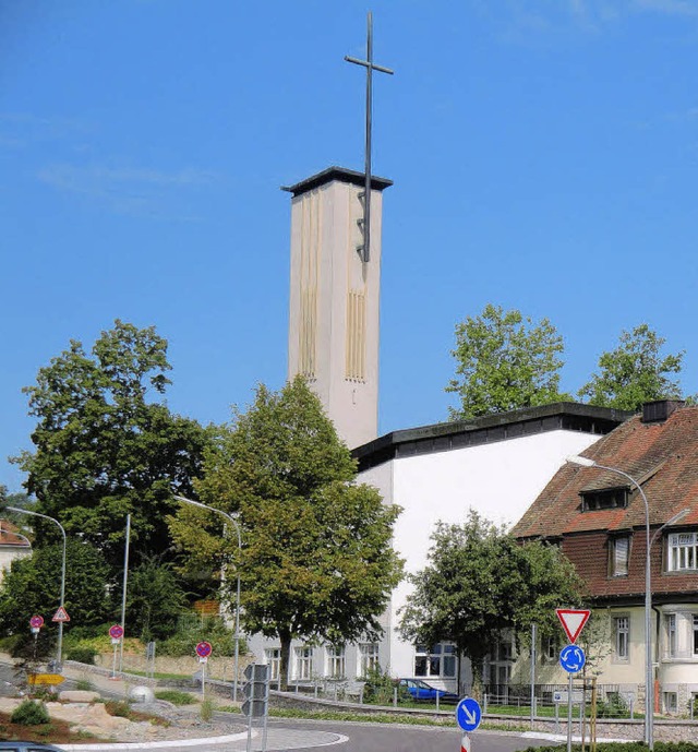 Die Friedenskirche und das Pfarrhaus.   | Foto: Hansjrg Bader