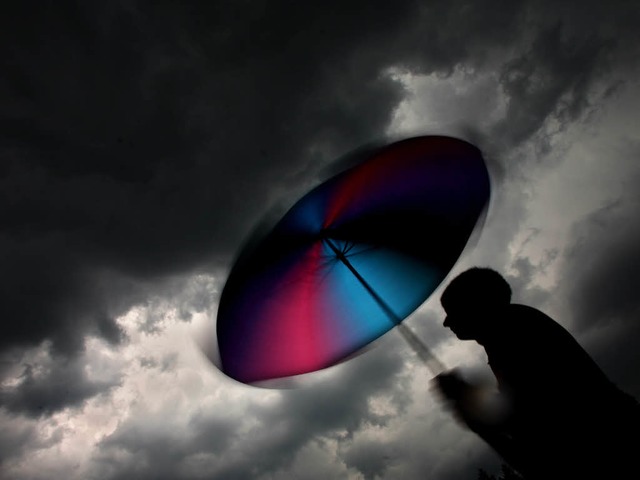 Die Meteorologen warnen: In Sdbaden k...eftigen Gewittern kommen (Symbolbild).  | Foto: dpa
