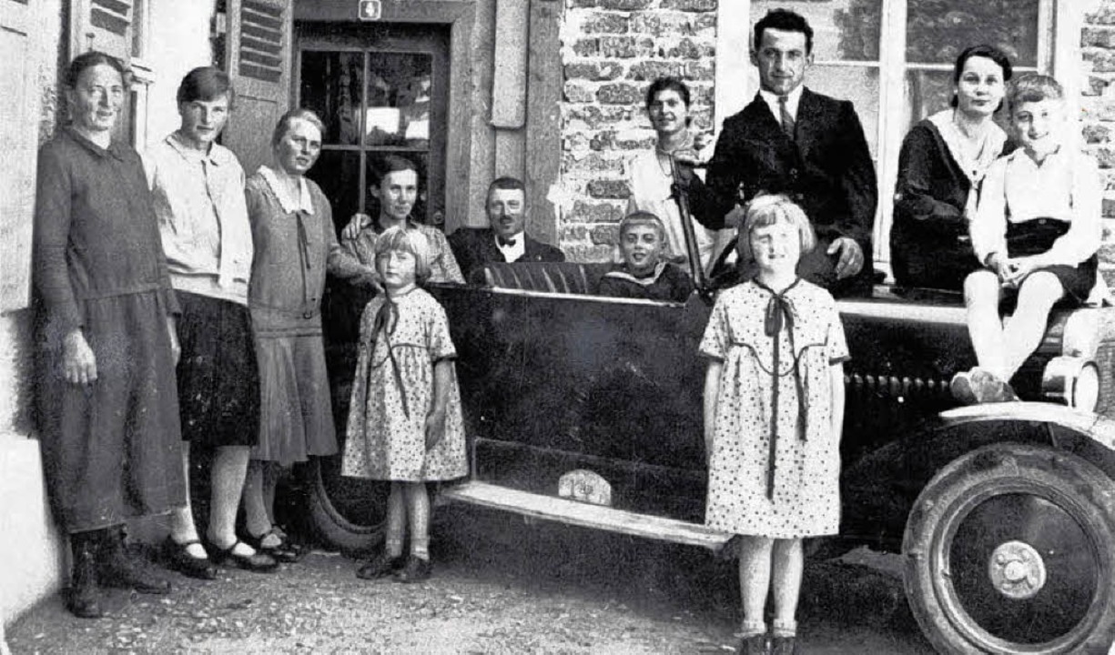 Ein Festtag für die Familie Isele in d...Anfang der 1930er Jahre. Repro: privat  | Foto: privat