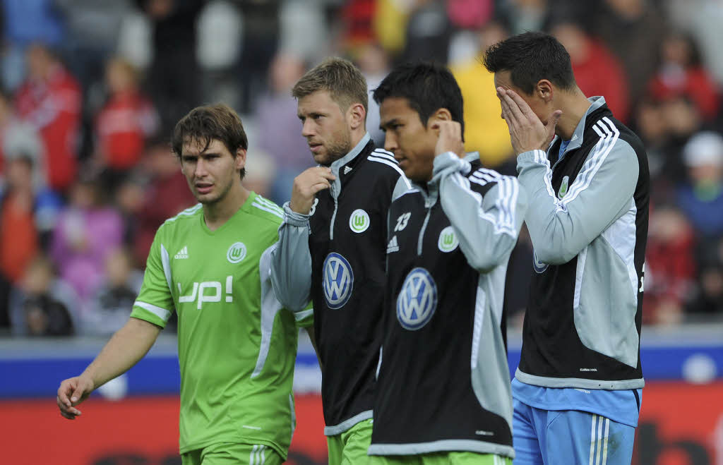 Schlechte Stimmung bei den Wolfsburgern: Patrick Helmes, Marco Russ, Makoto Hasebe und Diego Benaglio.