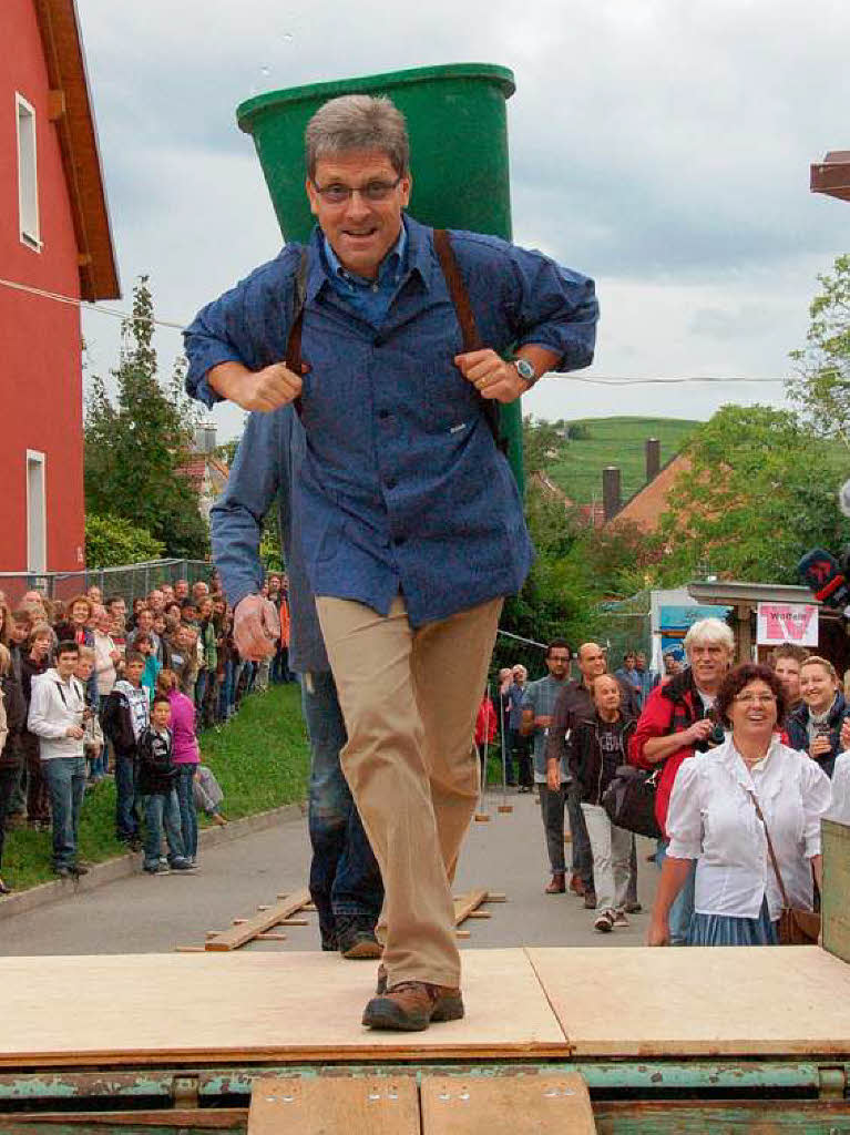 Weinfest Wolfenweiler mit Winzerolympiade und Oldtimerschau