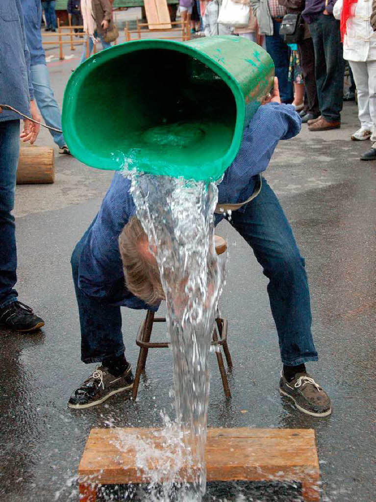 Weinfest Wolfenweiler mit Winzerolympiade und Oldtimerschau