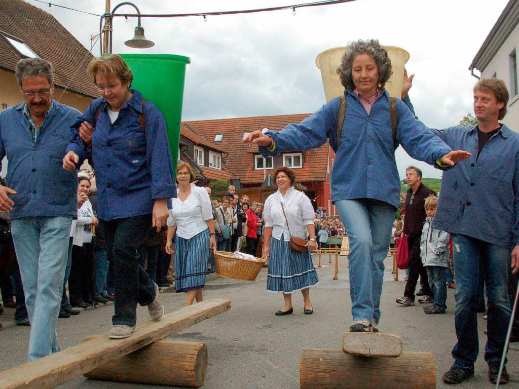 Weinfest Wolfenweiler mit Winzerolympiade und Oldtimerschau