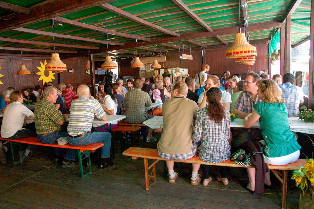 Weinfest Wolfenweiler mit Winzerolympiade und Oldtimerschau