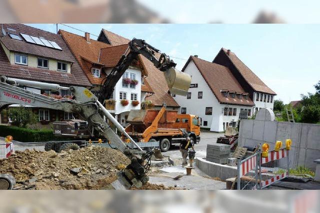 Ein Pumpbrunnen soll die Gedenksttte zieren