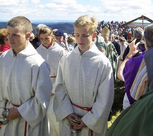 Eine Messe unter freiem Himmel war auch fr die Ministranten etwas Besonderes.   | Foto: Franz Kaiser