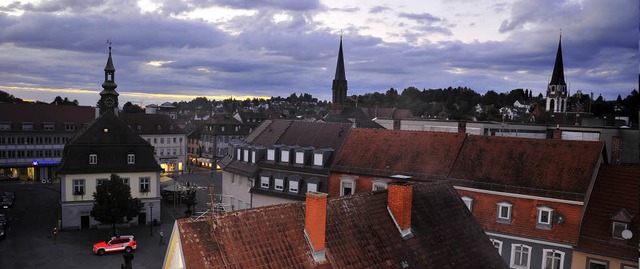 Das bungsobjekt von der Drehleiter au...rdt (im Vordergrund) in der Altstadt.   | Foto: Dieter Erggelet