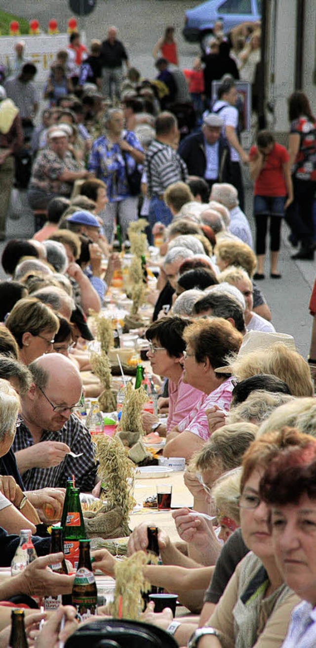 Die lngste Theke der Welt steht angeb...el aber ziemlich sicher in Rickenbach.  | Foto: Archivfoto: Peter Schtz