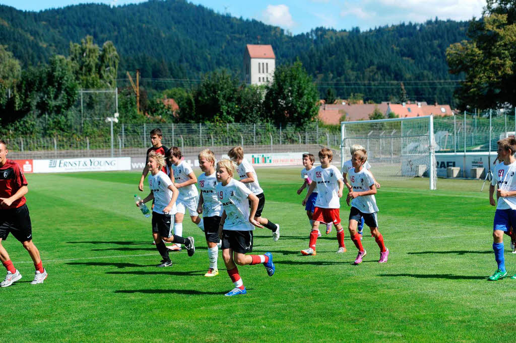 Fast alle der Nachwuchs-Kicker haben den groen Traum, spter einmal Profifuballer zu werden.