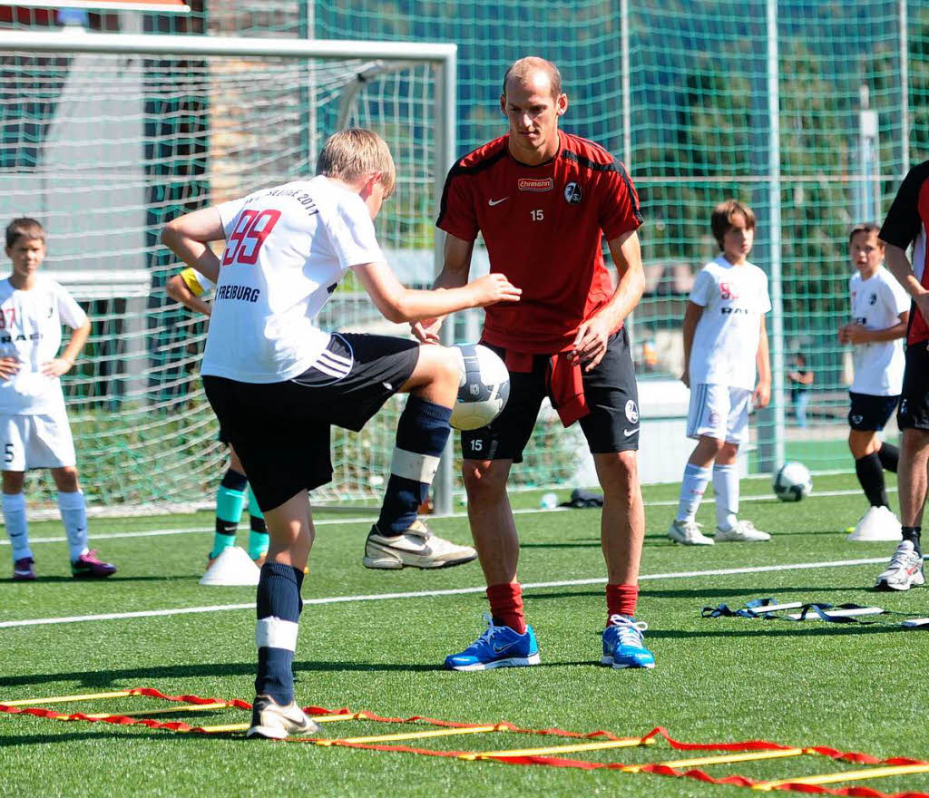 Fast alle der Nachwuchs-Kicker haben den groen Traum, spter einmal Profifuballer zu werden.