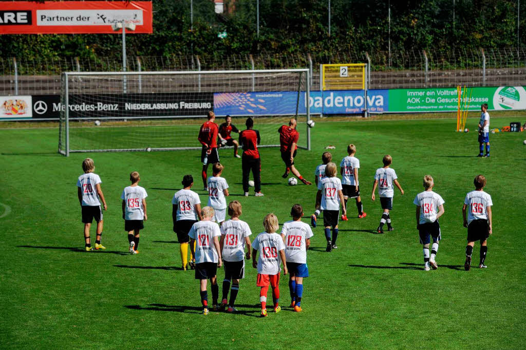 Fast alle der Nachwuchs-Kicker haben den groen Traum, spter einmal Profifuballer zu werden.