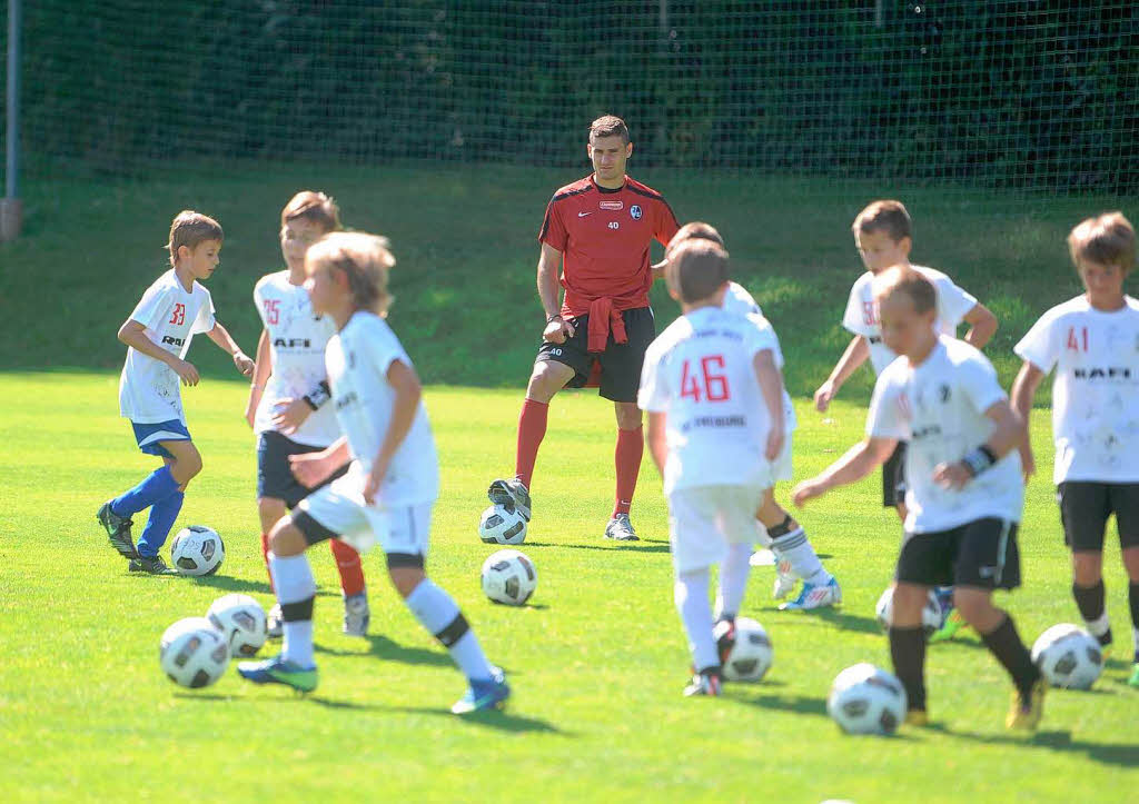 Fast alle der Nachwuchs-Kicker haben den groen Traum, spter einmal Profifuballer zu werden.