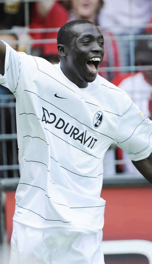 Strmt weiter fr den SC Freiburg: Papiss Demba Ciss.  | Foto: dpa