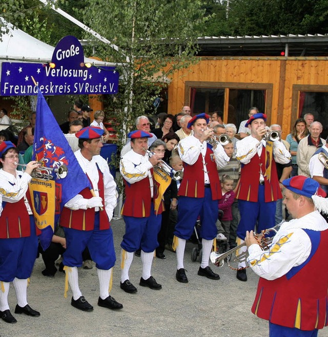 Zum Auftakt des 36. Ruster Straenfest...itag wird der Fanfarenzug aufspielen.   | Foto: Sandra Dcoux-Kon