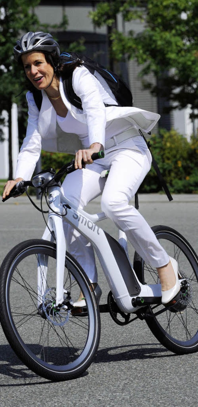 Der Daimler-Konzern baut E-Bikes: Bei ...tellung eines citytauglichen E-Bikes.   | Foto: dpa