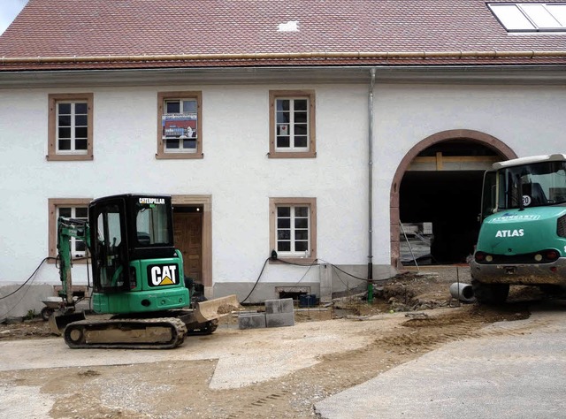 Die Bauarbeiten fr die Klosterscheune sind im Endstadium.   | Foto: Barbara Odrich-Rees