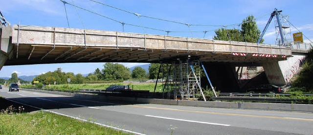 Sperrung der Brcke / Vrstetter Strae  | Foto: Andrea Steinhart