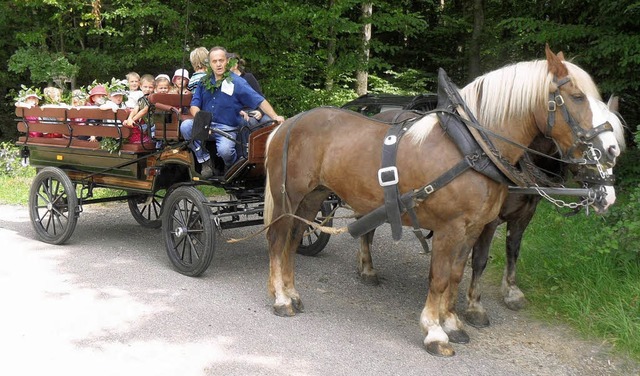 Groes Hallo: Reinhard Hauri besuchte ...essttte Wiechs bei ihren Waldwochen.   | Foto: Privat