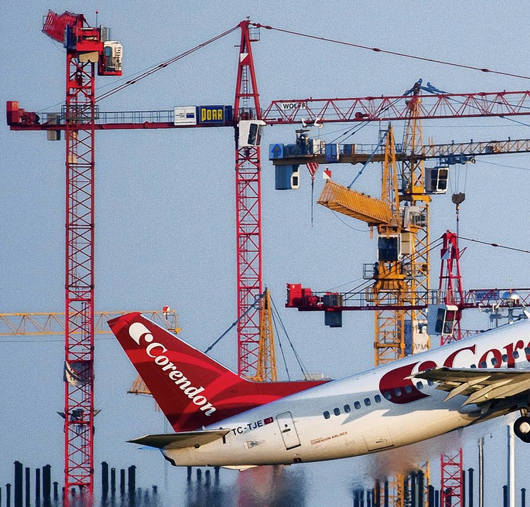 Flughafen Schnefeld  | Foto: Verwendung weltweit, usage worldwide