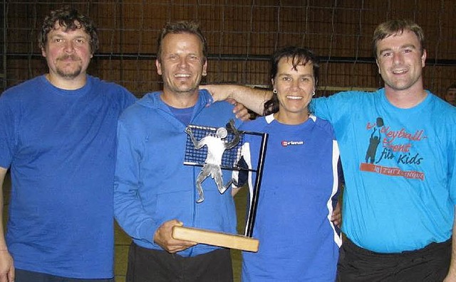 Strahlende Sieger: Das Team Eiscaf Salvatore aus Bonndorf.   | Foto: ils