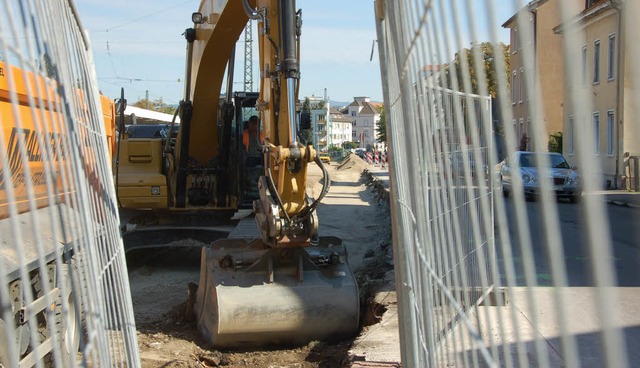 Baustelle Belchenstrae: Wenn hier dem... mit Plakaten (kleines Bild) gewarnt.   | Foto: Trenz/Museum am Burghof