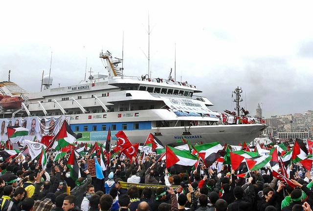 Im Streit um den Angriff auf die Gaza-...kkehr nach Istanbul im Dezember 2010.   | Foto: dpa