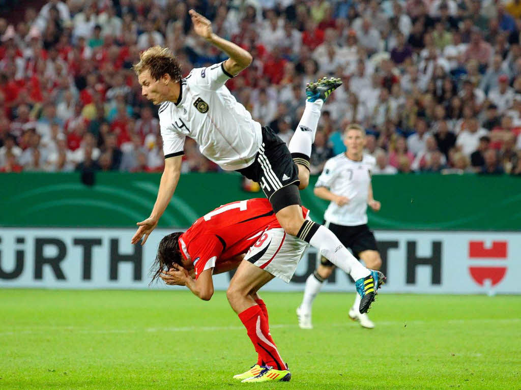 Jubel, Trubel, Heiterkeit bei der DFB-Elf und ihrem Anhang: Deutschland schlgt sterreich mit 6:2.